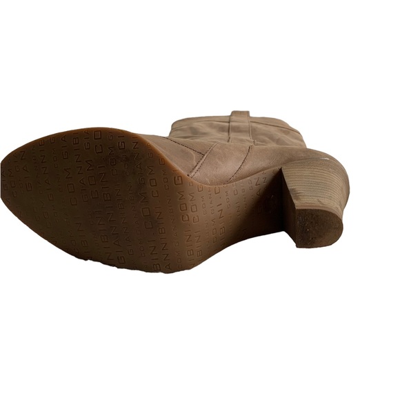 Gianni Bini Brown distressed leather boots - Picture 4 of 6